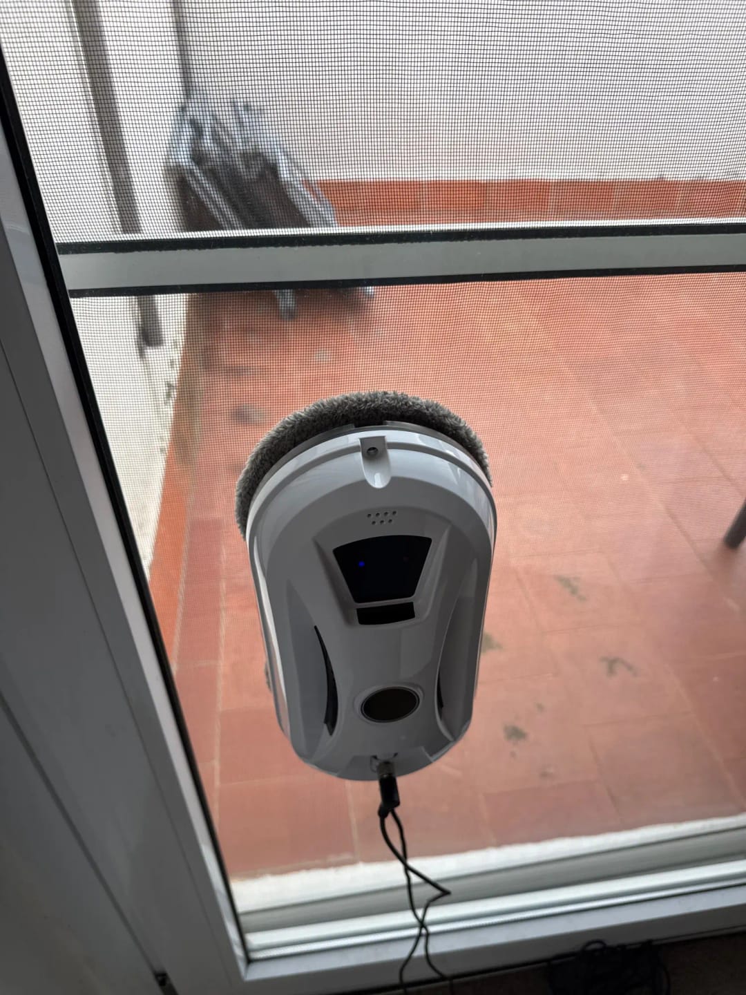 Customer photo review of Robot Limpia Cristales con control remoto
