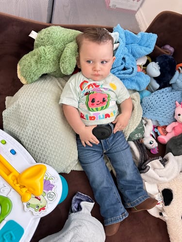 Customer photo review of Wrangler Infant & Toddler's Stitched Pocket Jean - Dark Blue