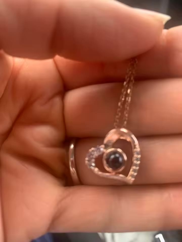Customer photo review of Lulmo™ — Collar Personalizable con Imagen Holográfica para Conejo
