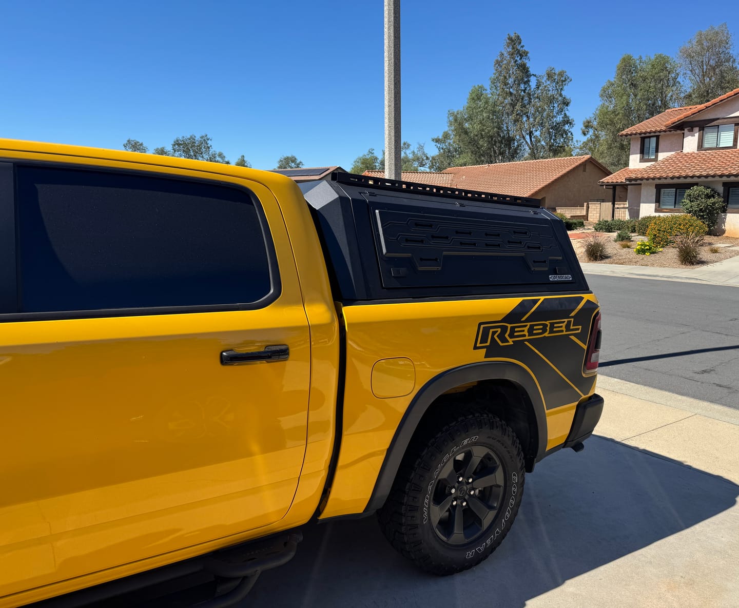 Customer photo review of OPENROAD Aluminum Truck Cap with Three-Color Light