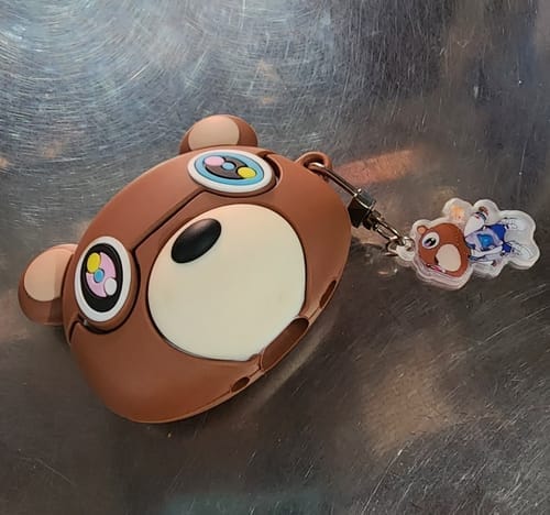 Customer photo review of Dropout Bear Funda AirPods