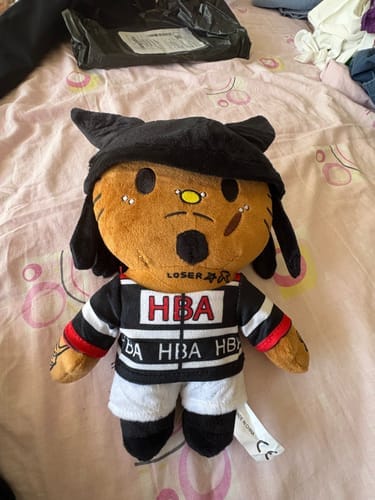 Customer photo review of Peluche Hello Kitty Playboi Carti