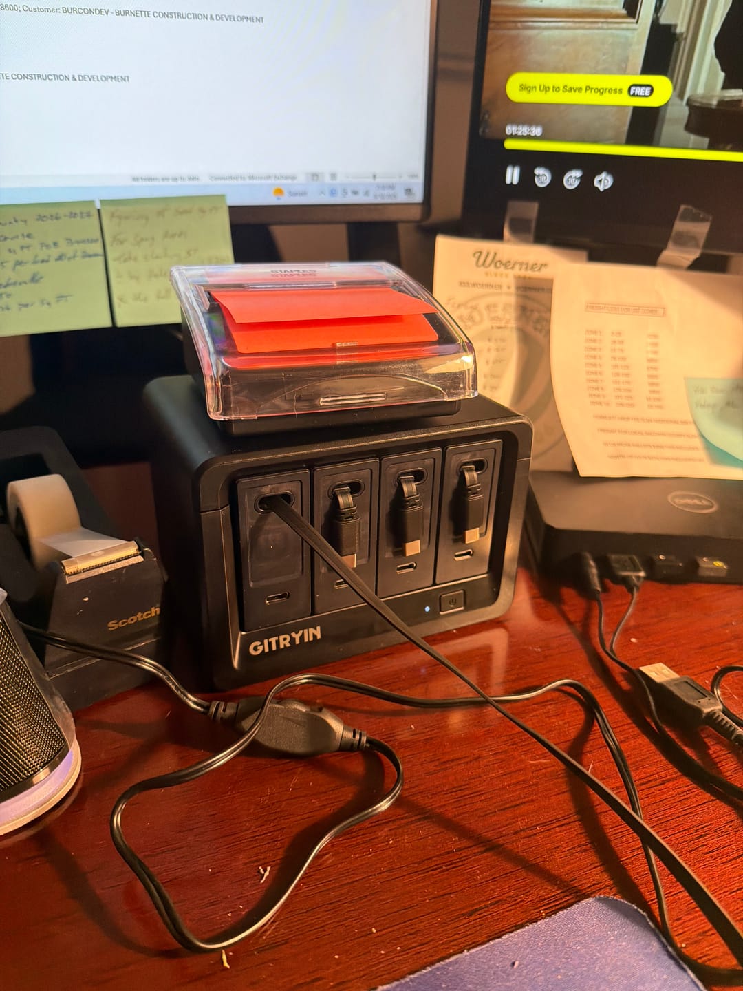 Customer photo review of Gitryin Desktop Charging Station 12-in-1 (40W Combo)