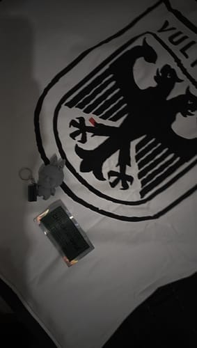 Customer photo review of Vultures Longsleeve Blanco (Original)