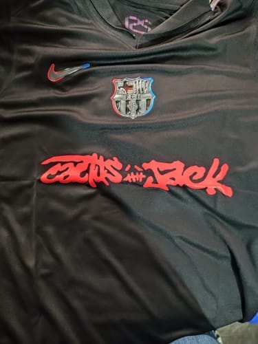Customer photo review of Jersey FC x Travis Scott Visitante