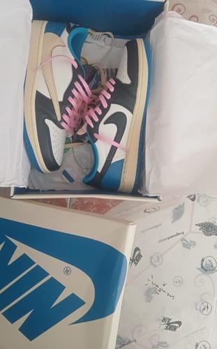 Customer photo review of Fragment x Travis Scott Jordan 1 Retro Low 1:1
