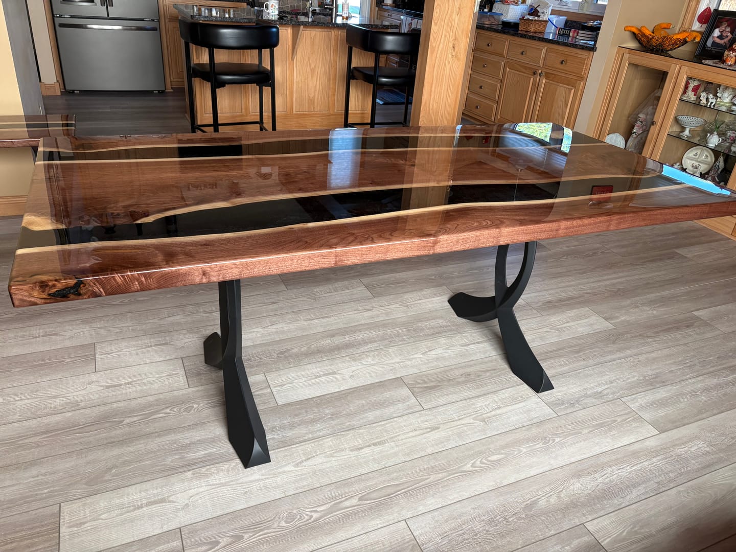 Customer photo review of 418 Curva 28" H Dining Table Curved Legs for Live Edge Wooden Slap