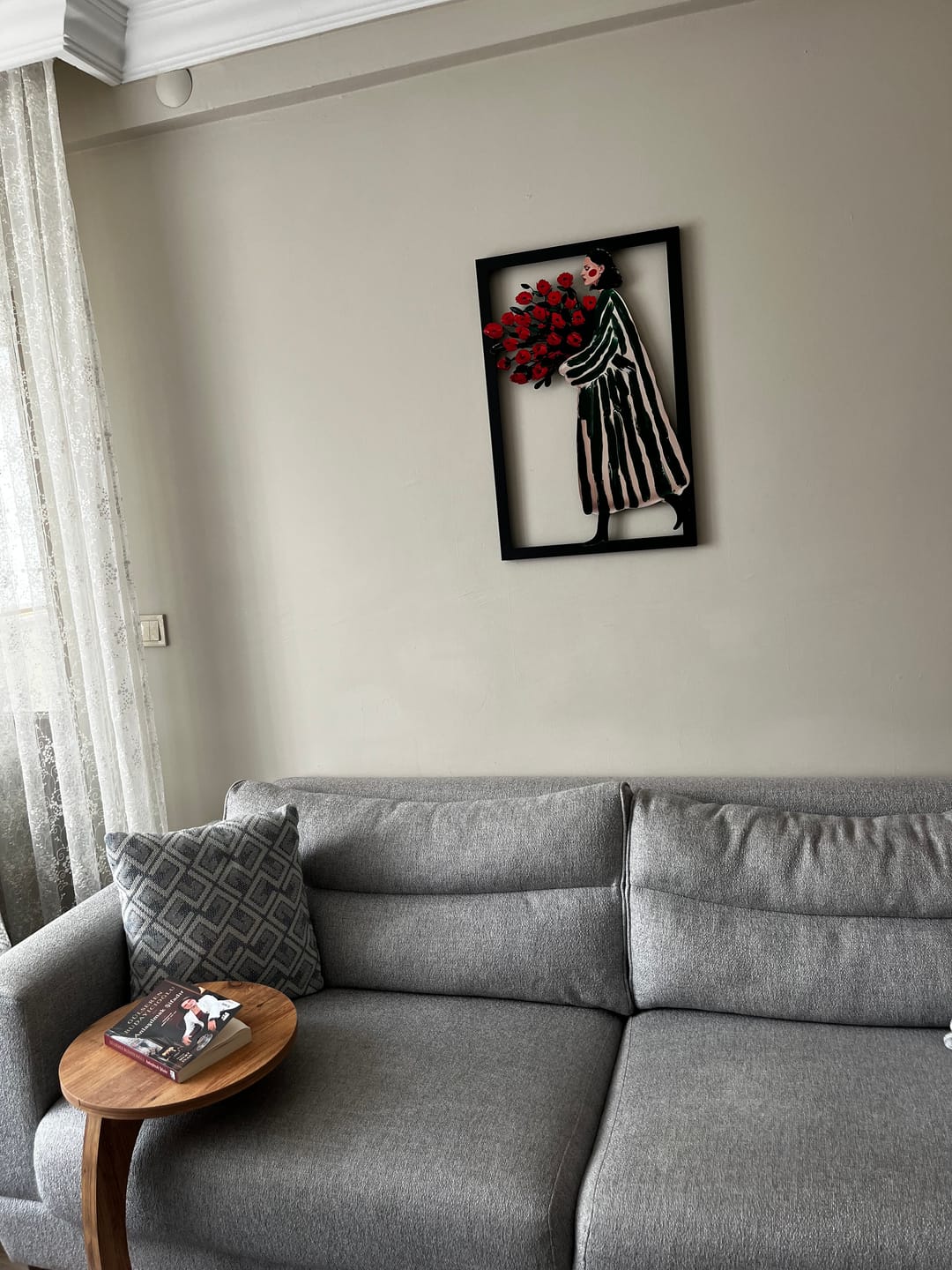 Customer photo review of Rose Lady Metal Tablo