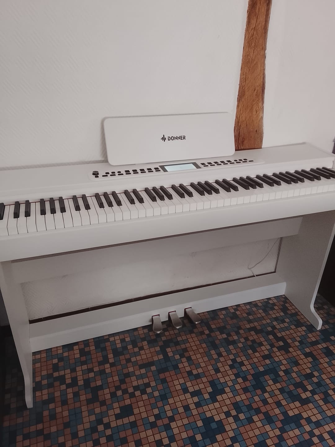 Customer photo review of Donner DDP-95 lesté Piano numérique