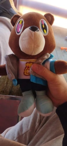 Customer photo review of Peluche oso Graduation Kanye West