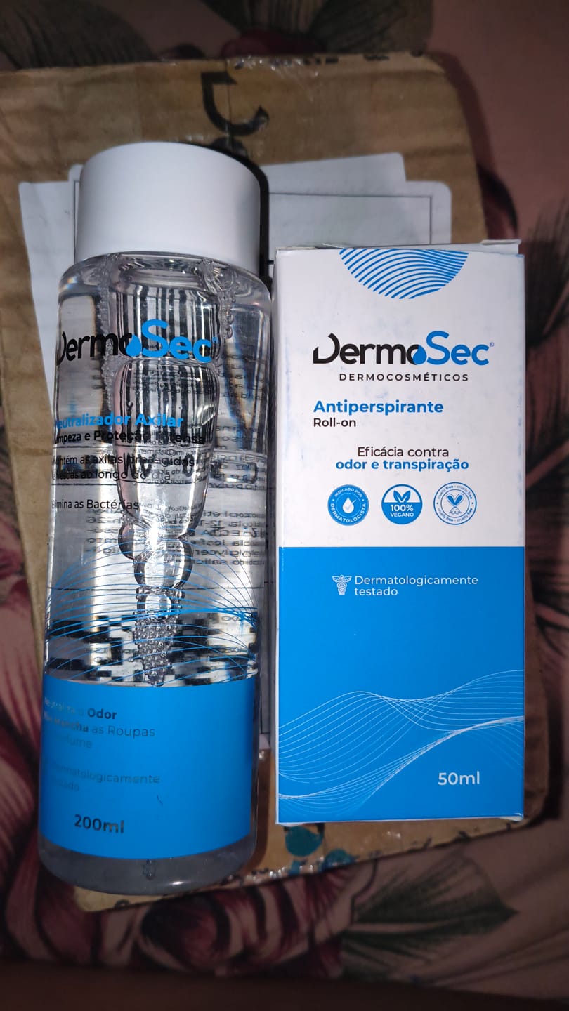 Customer photo review of Kit Axilas Secas & Sem Mau cheiro - Contra Suor Excessivo e Mau Odor 200ml