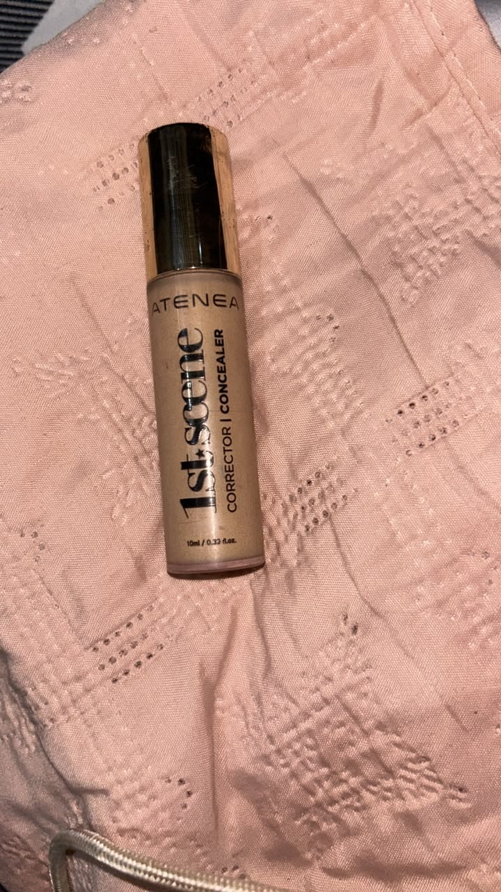 Customer photo review of CORRECTOR  LÍQUIDO  1ST SCENE