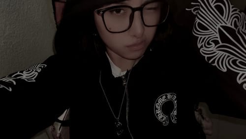 Customer photo review of ZIPPER HOODIE CORAZONES CROMADOS