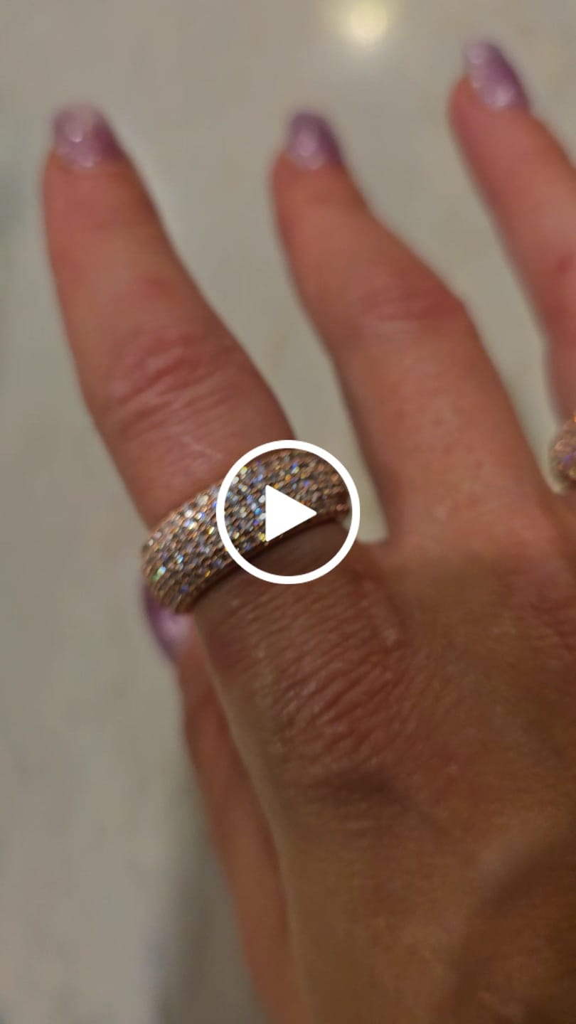Customer video review of Moissanite Heart Ring - 18k Rose Gold - D COLOR - VVS1