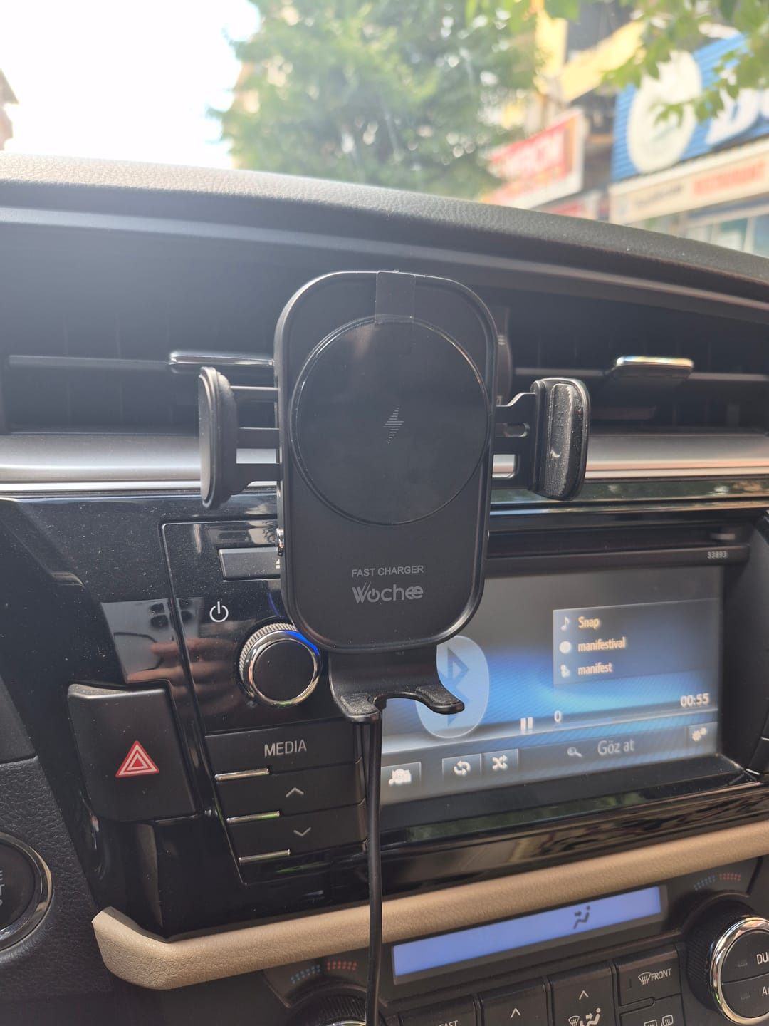 Customer photo review of XWise Araç İçi Telefon Tutucu ve Kablosuz Şarj Aleti