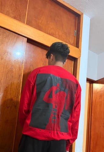 Customer photo review of YVL ALL RED LONSGLEEVE