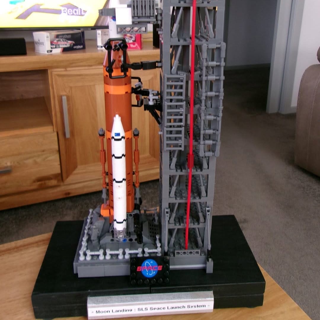 Customer photo review of Moon landing: SLS Space Launch System