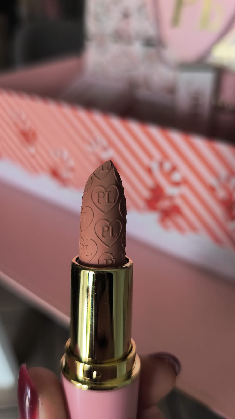 Customer photo review of Kiss and Makeup Lipstick & Lip Liner Kit