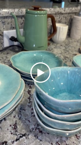 Customer video review of Aqua Blue 16-Piece Organic Dinnerware Set