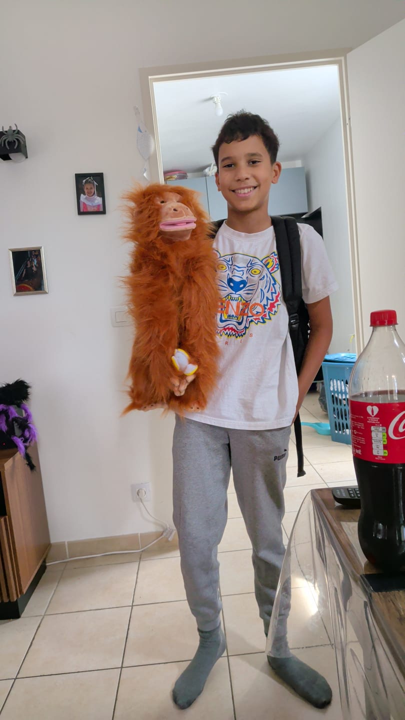 Customer photo review of Orang-Outan Singe Marionnette