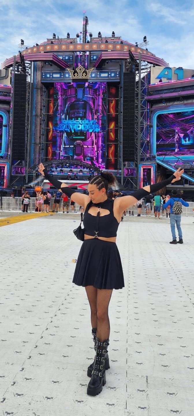 Customer photo review of Black Cut Out 2 Piece Dress with Rings