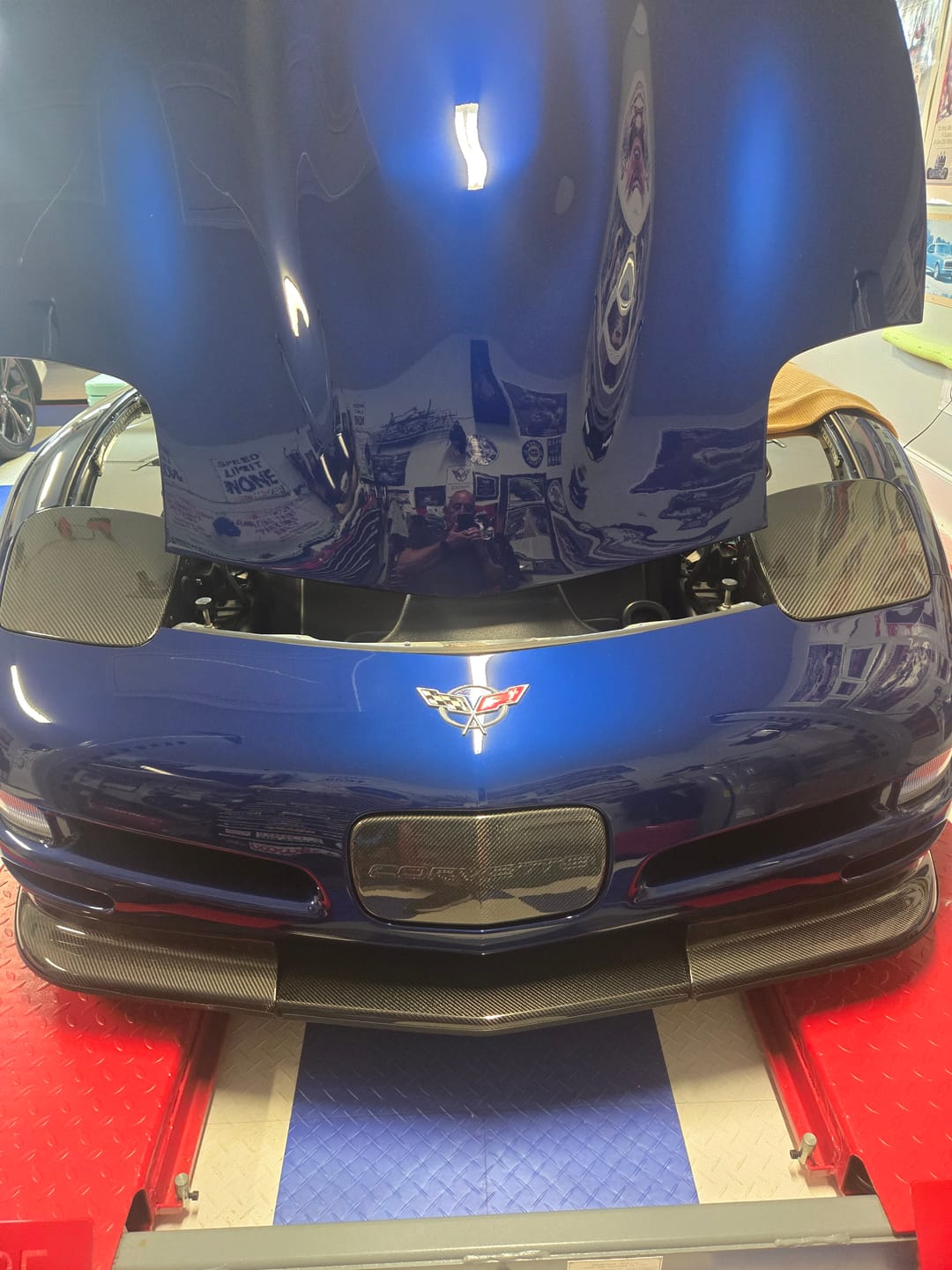 Customer photo review of Chevrolet Corvette C5 DRY Carbon Fiber Front Headlight Covers