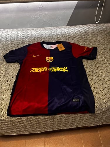 Customer photo review of Jersey FC x Travis Scott