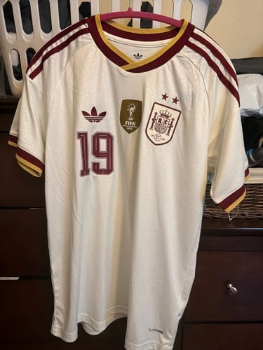 Customer photo review of Maglia Lamine Yamal Spagna Away 2026 World Cup Winner (2 Stelle)