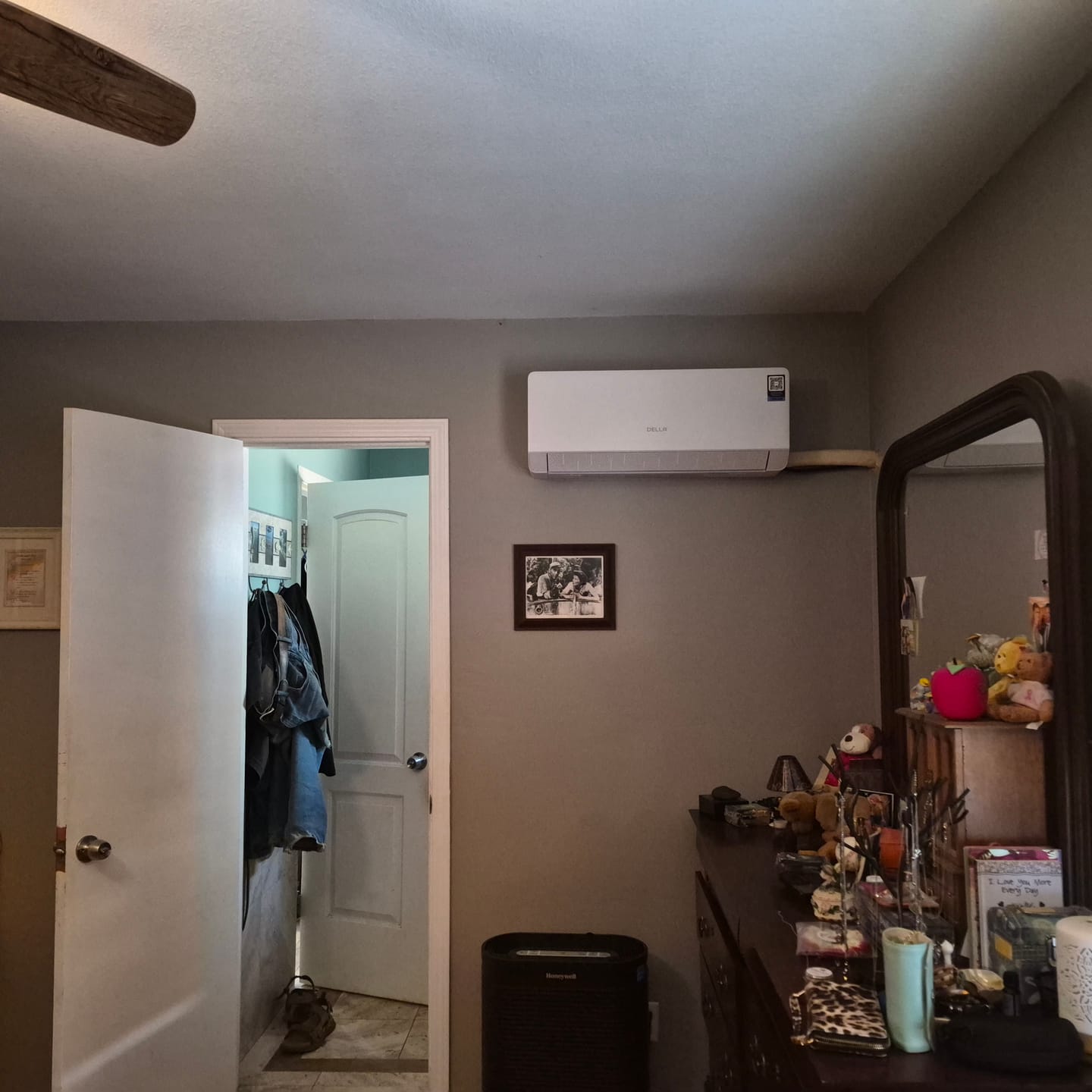 Customer photo review of DELLA Serena CloudAir Series 9000 BTU 22 SEER2 Mini Split Heat Pump AC - Up to 400 Sq.Ft.