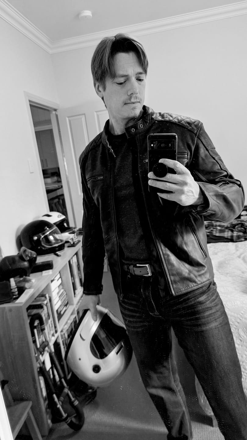 Customer photo review of 'ol Bobber' | Classic Leather Motorbike Jacket | Distressed Charcoal Brown Full Grain Leather