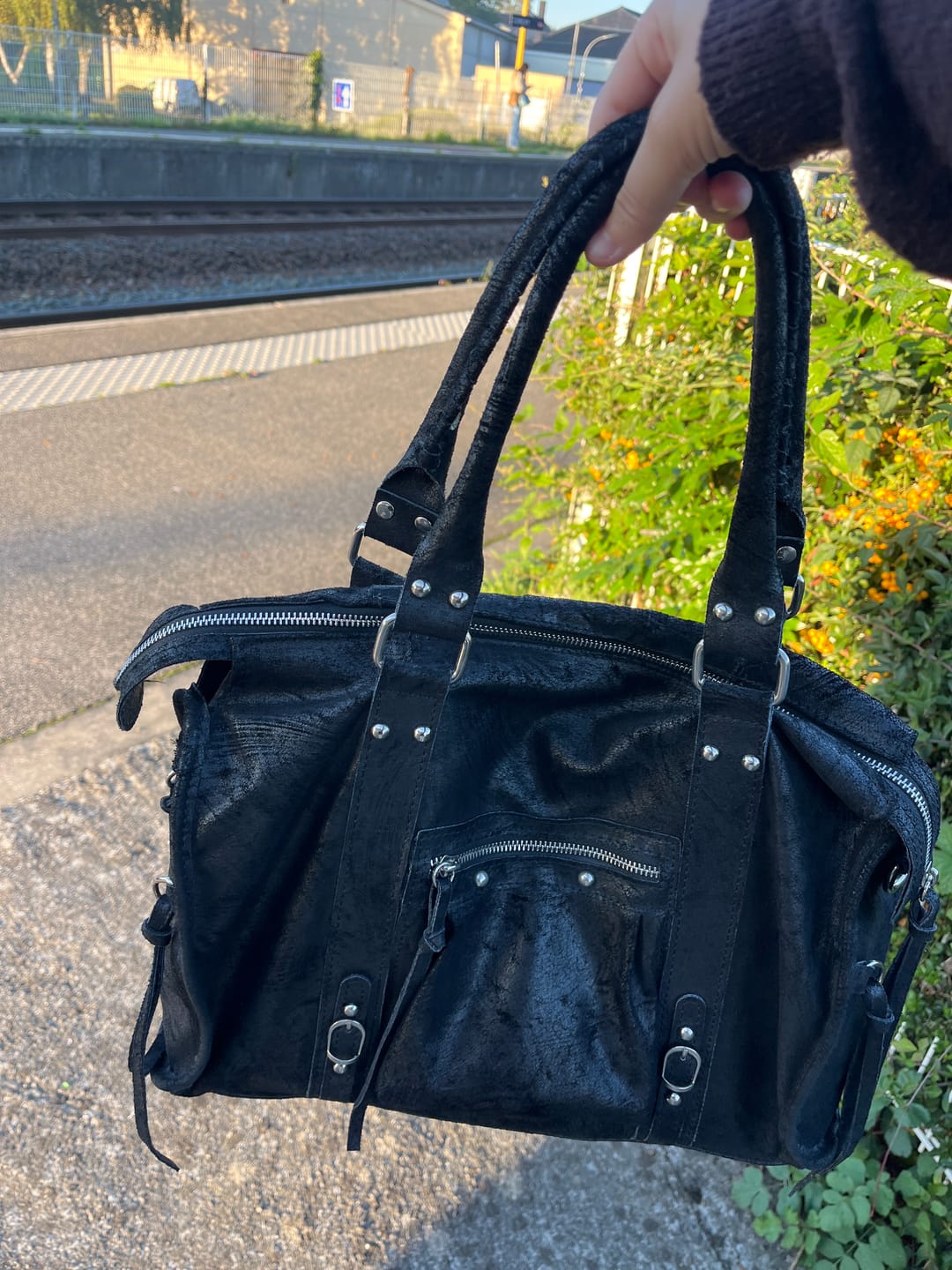 Customer photo review of It girl bag Espresso martini silver