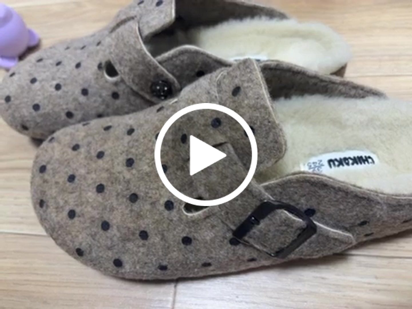 Customer video review of Dot Clog