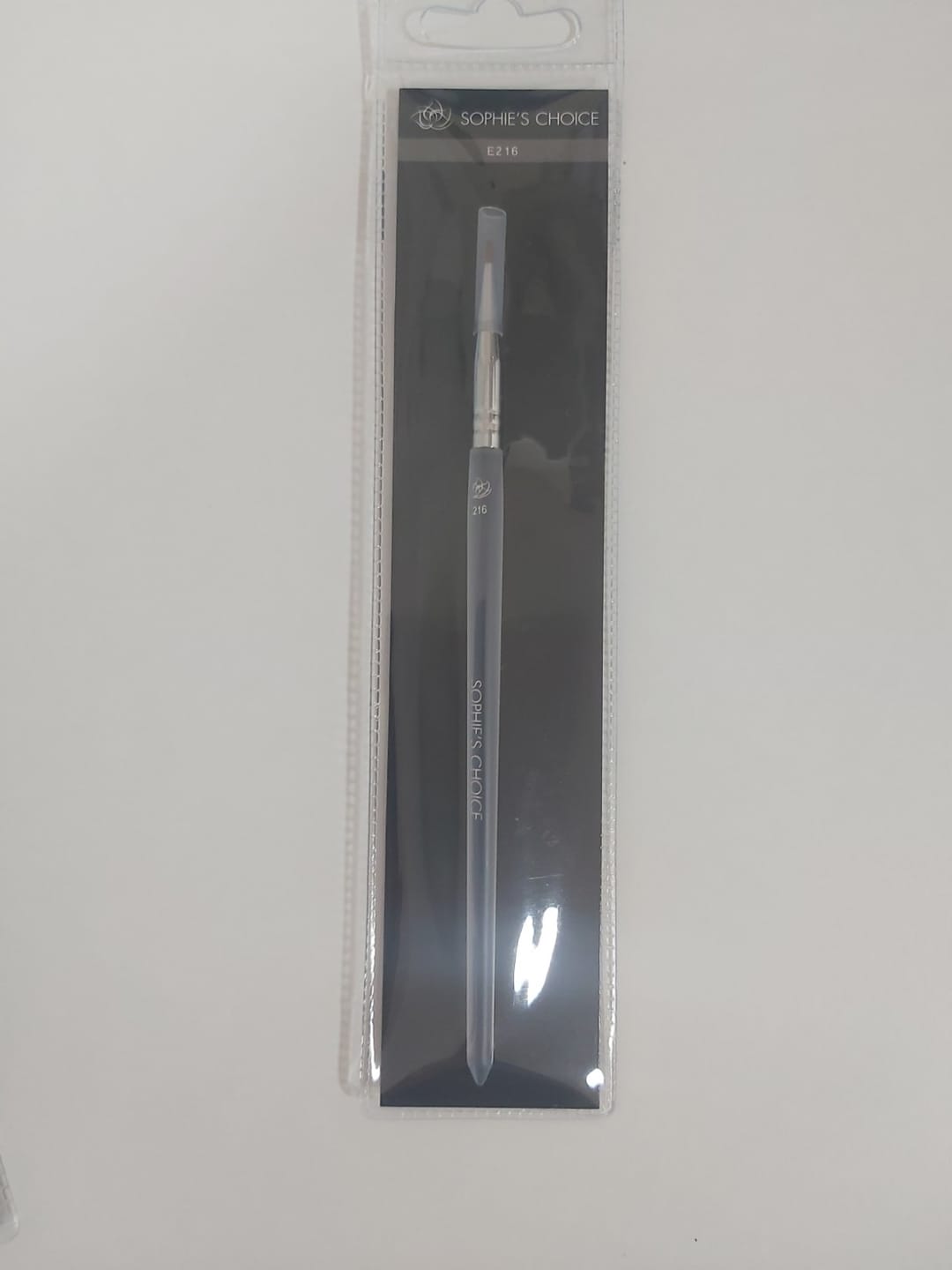 Customer photo review of E216 – četkica za precizno nanošenje ajlajnera