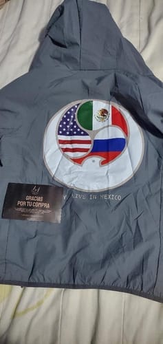 Customer photo review of YE LIVE IN MEXICO WINDBREAKER