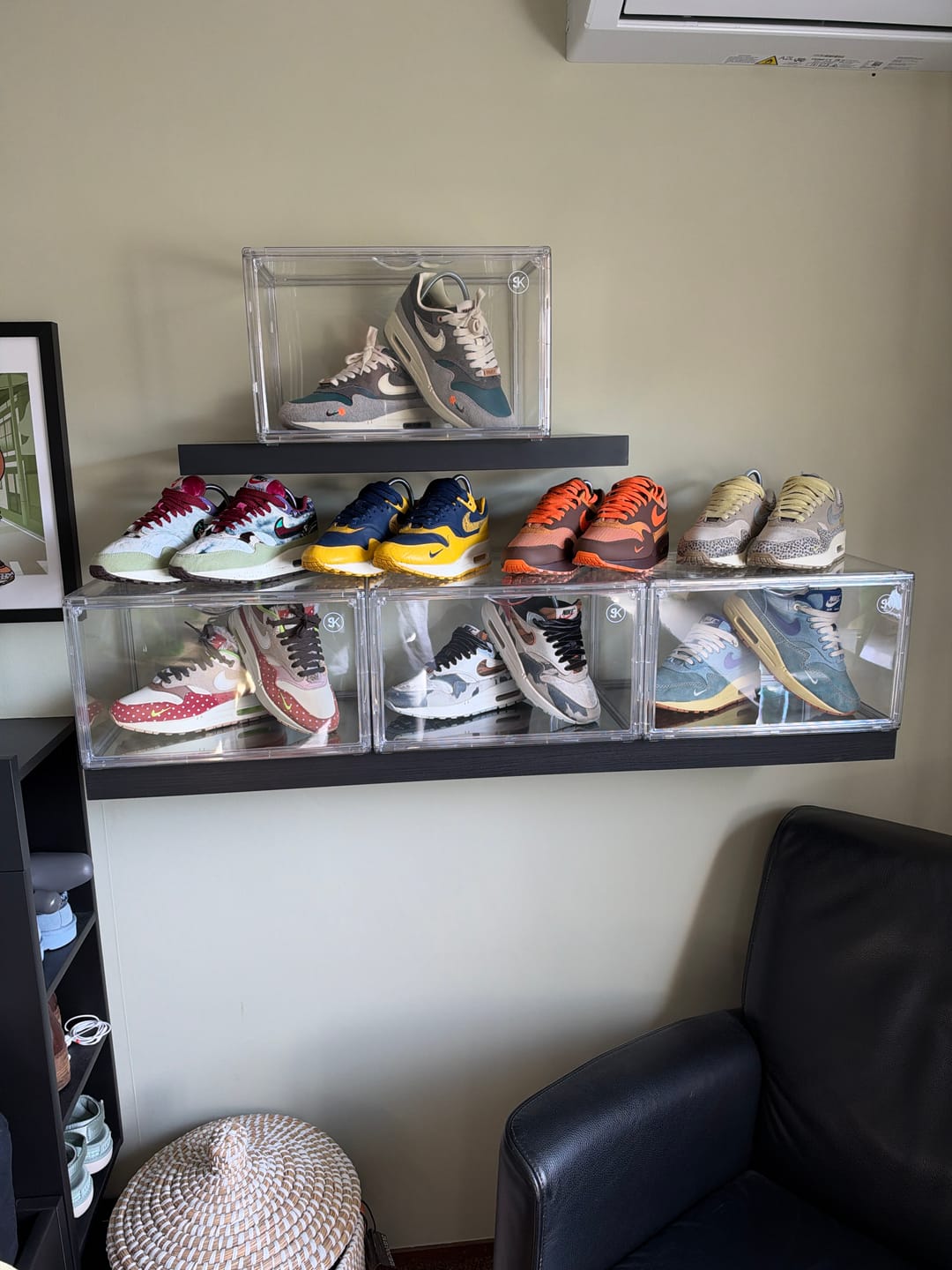 Customer photo review of Stackkicks Sneakerbox