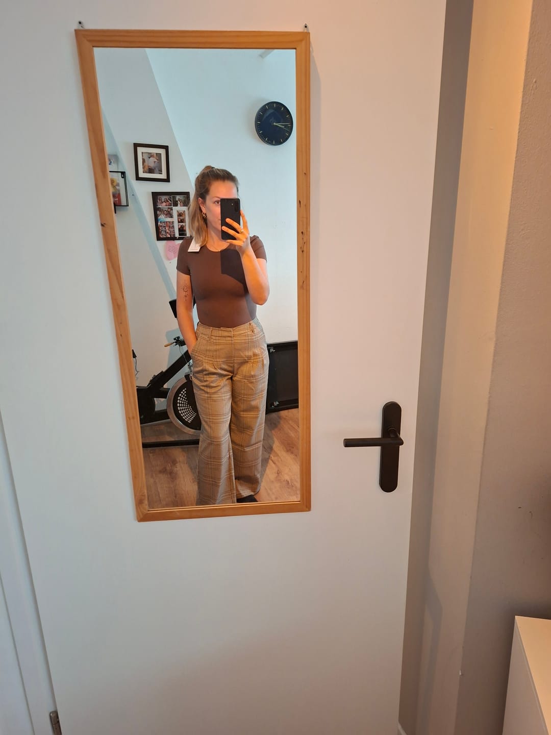 Customer photo review of Fitted Wideneck T-shirt | Brown