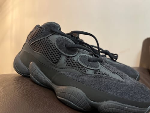 Customer photo review of Yeezy 500 Utility Black G5