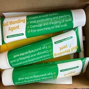 Customer photo review of Riparazione Pareti Kit Completo con Spatola e Carta Vetrata