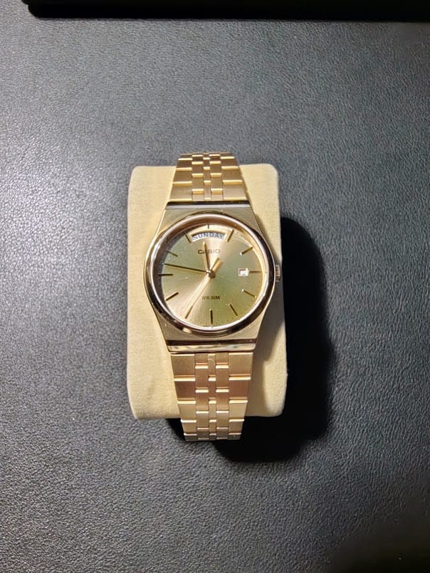 Customer photo review of Reloj Casio Análogo MTP-B146G-9A Calendario Superior Dorado