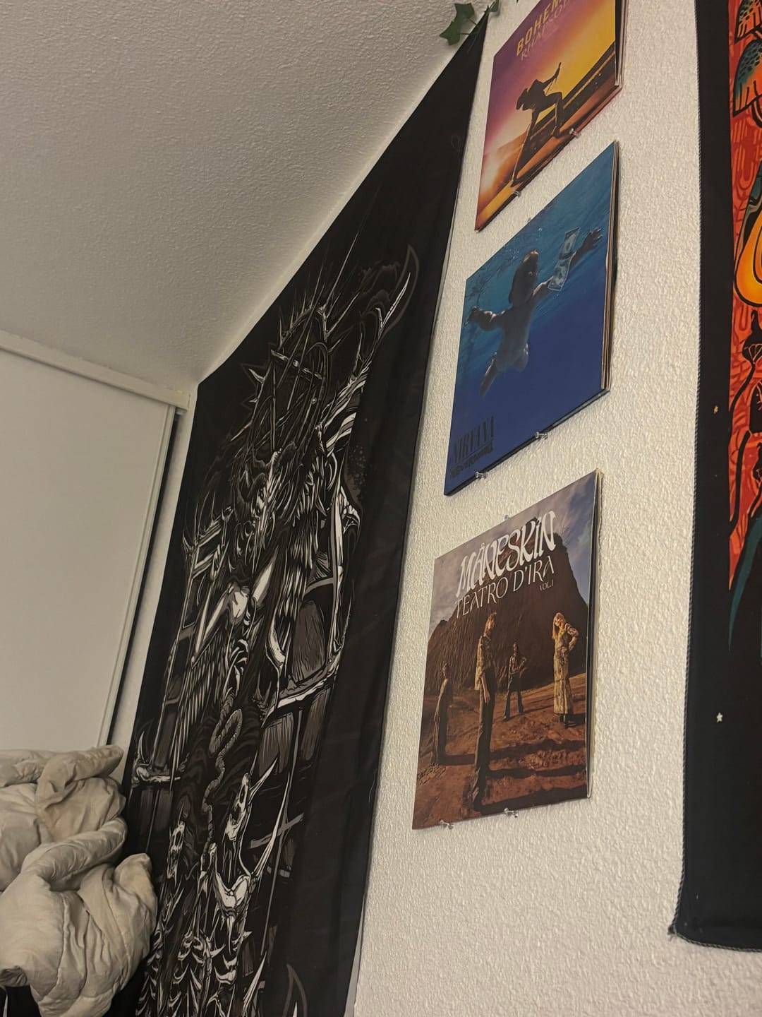Customer photo review of 666 - Tenture