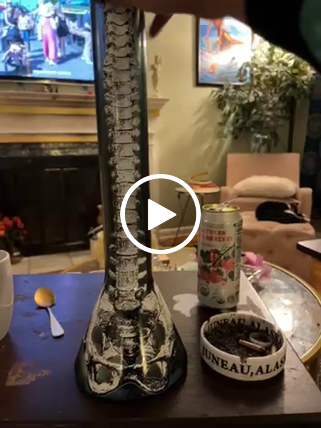 Customer video review of SPINE BONG 16"