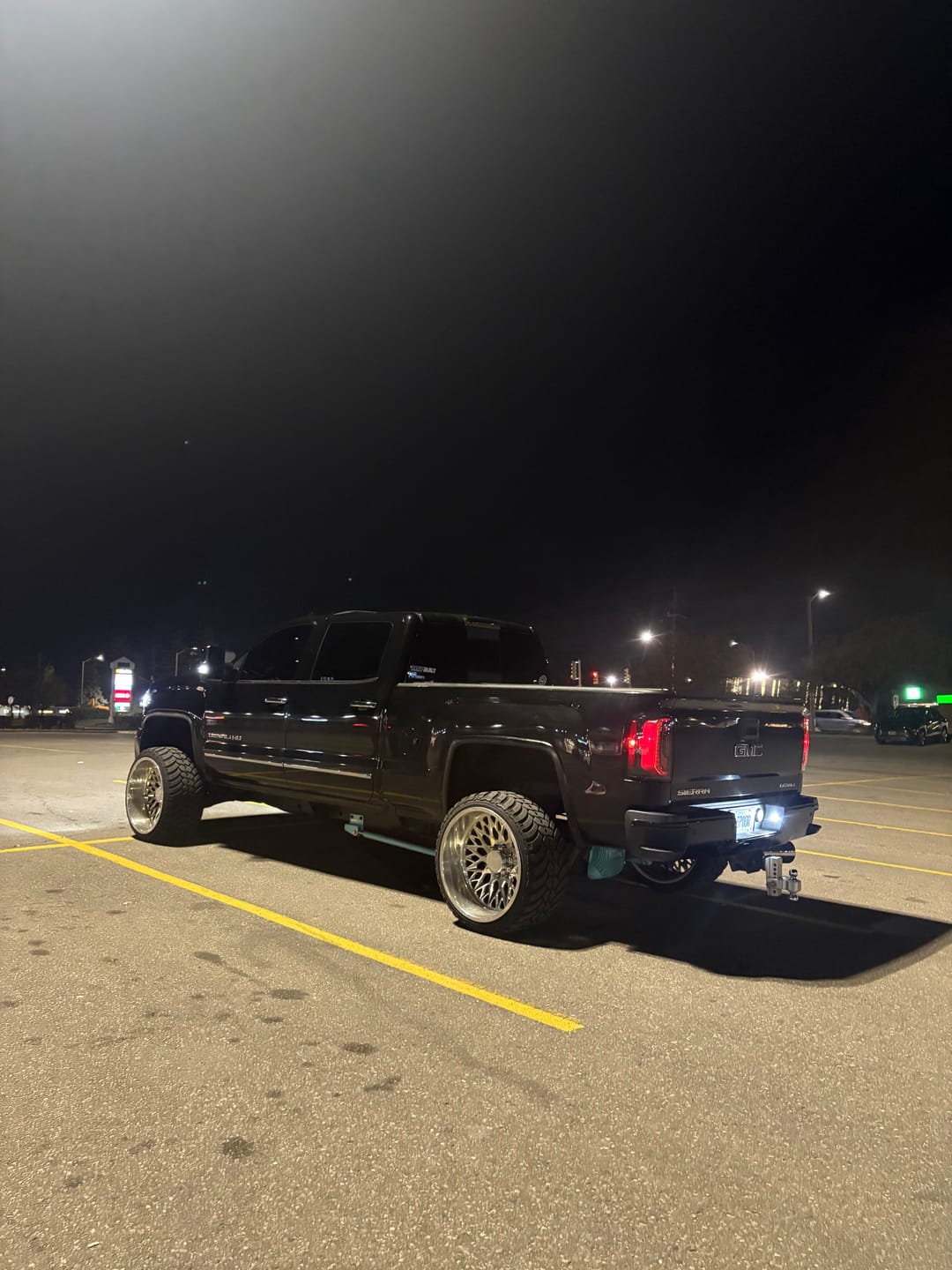 Customer photo review of 2011-2019 Duramax 70" Bolt-On Traction Bars 4" Axle Diameter (535-2-HSP)