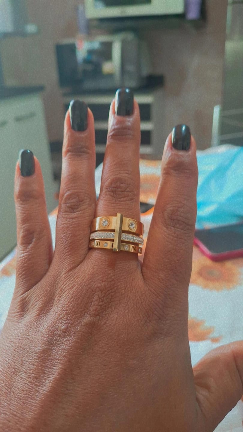Customer photo review of Anel Triplo Glamour Banhado em Ouro 18k