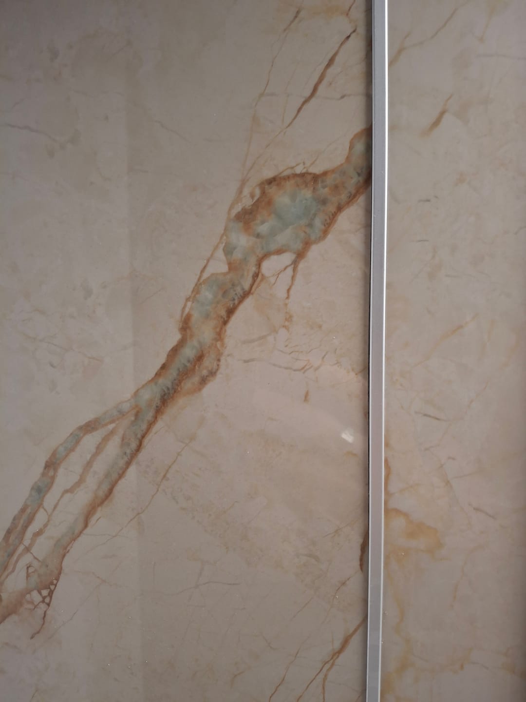 Customer photo review of Baguette de jonction aluminium pour pvc/spc/feuille de pierre
