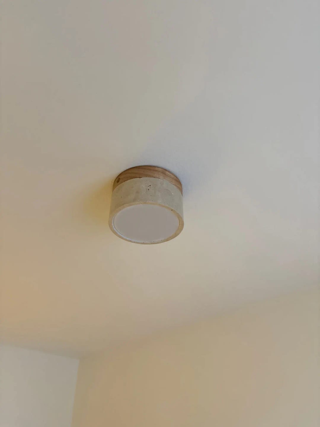 Customer photo review of Ceiling Light, Travertine and Wood, 10 cm, Cylindrical Form