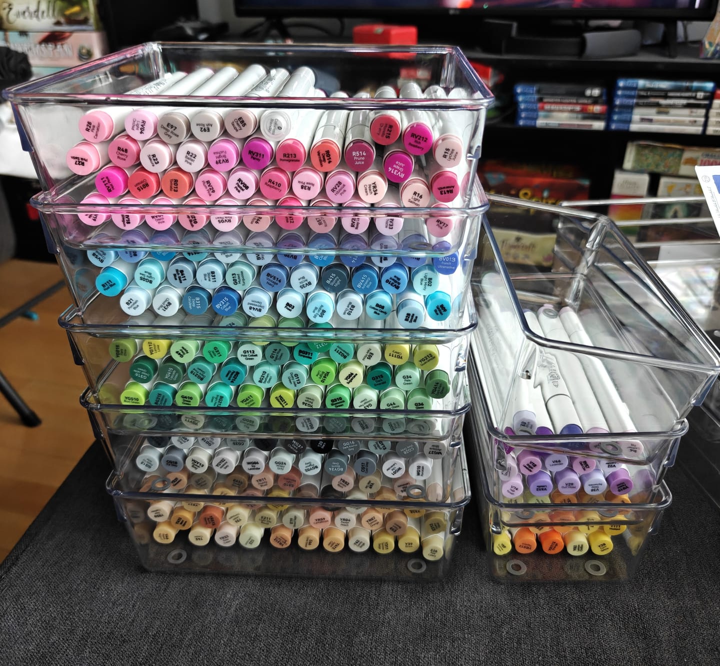 Customer photo review of Ohuhu Honolulu 216 Colors Dual Tips Alcohol Art Markers (New Color Codes)