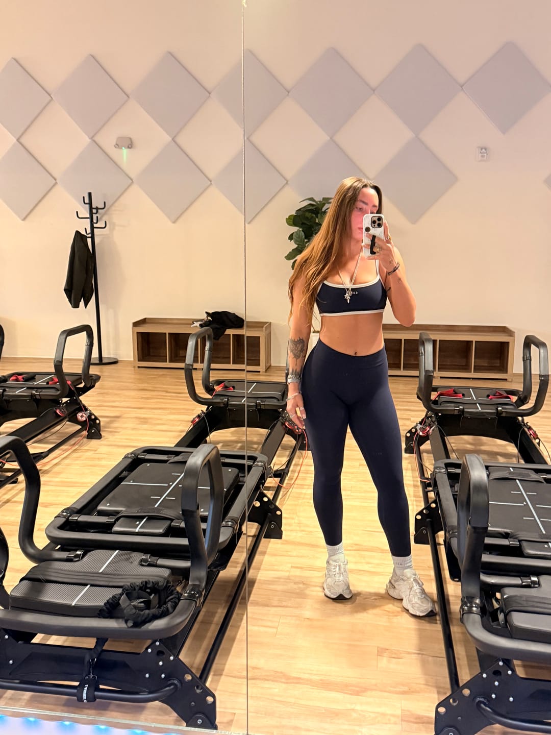 Customer photo review of The V Legging True Blue