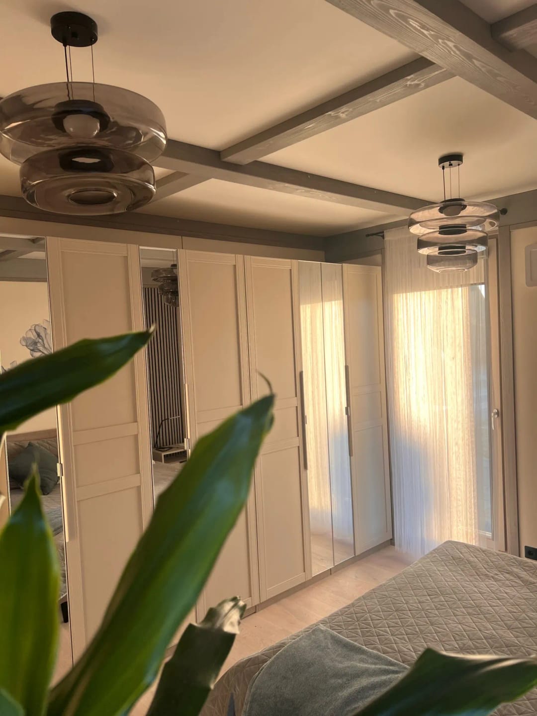 Customer photo review of Plug In Pendant Light, Layered Glass Discs, 45 cm, Integrated LED