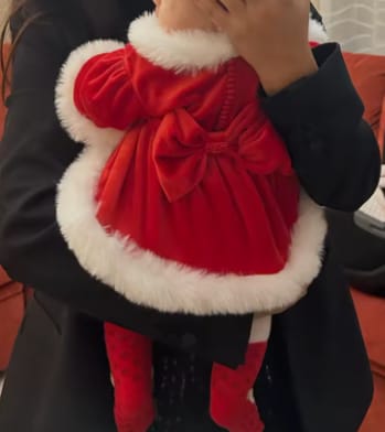 Customer photo review of Vestido Navideño para Bebé