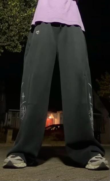 Customer photo review of Aelfric Eden Blade Baggy Barrel Sweatpants